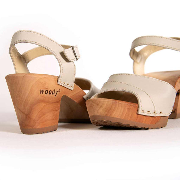 [Creme] Yara Damen Clog Sandalette mit biegsamer nachhaltiger holzsohle, der bestseller, farbe: creme, holzclogs woody, woody schuhe, woody shoes, handgemachte holzschuhe aus österreich, kärnten, blumenfeld