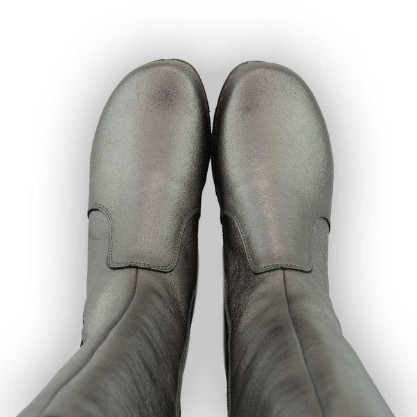 [Titan] ZOEY - Zoey Damen Clog Stiefel, woody Schuhe. Damen Stiefel mit Absatz. Damenclogs, Damen Clogs - Clogs Damen. Holzschuhe für Damen, Holzclogs, Damen Pantoletten mit Holzsohle. Damen Stiefelette kaufen. Farbe: titan (metallic-leder)