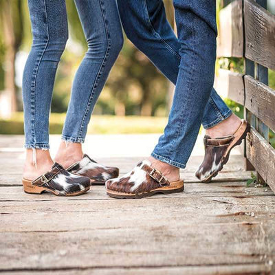 [Natur Fell] Lukas Fell Herren Clog. fellclog, kuhfell clogs, fellclogs. woody holzschuhe fell. fellschuhe, fell clogs, woody kuhfell schuhe, kuhclogs kaufen. fellschuhe, holzschuhe, holzclogs fell bestellen.