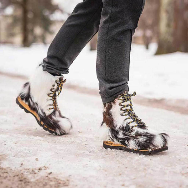 [Fell Natur] Pascal Fell Herren Clog Stiefel. fellschuh, fellstiefel, fellclog, kuhfell clogs, fellclogs. woody holzschuhe fell stiefel. kuhfell schuhe, fell clogs, woody kuhfell schuhe, fell kuhclogs kaufen. fellschuhe, holzschuhe, holzclogs fell kaufen.