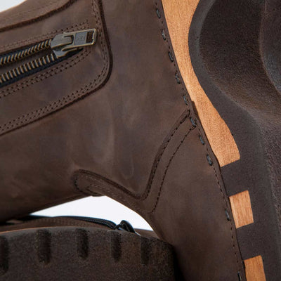 [Caffe] veronika damen clog stiefelette woody holzschuhe. veronika ankle boots mit zip, damenstiefel reissverschluss, stiefel, damenclogs mit flexibler, biegsamer holzsohle. holzclogs, clogs damen knöchel stiefel, damen clogs mit fussbett. ankleboots holz schuhe, holzclog, holzschuhe bestellen, farbe: caffe